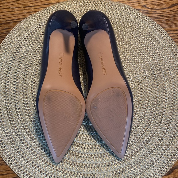 Nine West NWMARGOT Navy Leather Heels - Picture 5 of 8